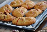 Strawberry Cream Cheese Pastry Pockets
