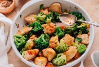 Garlic Herb Chicken and Broccoli Medley