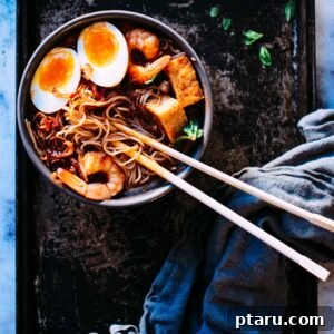 Coconut Laksa with Shrimp, a complete dish ready to be served.