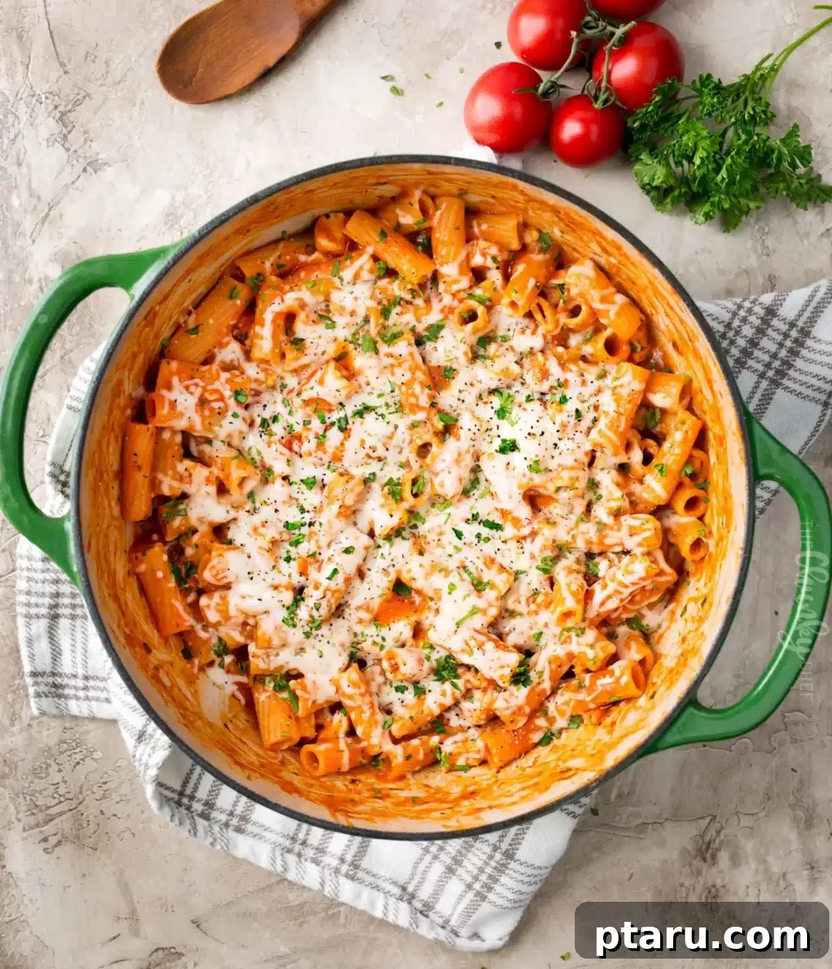 Chicken Pasta Bakes You Cant Get Enough Of 5 Hearty One-pot Chicken Parmesan Pasta dish.