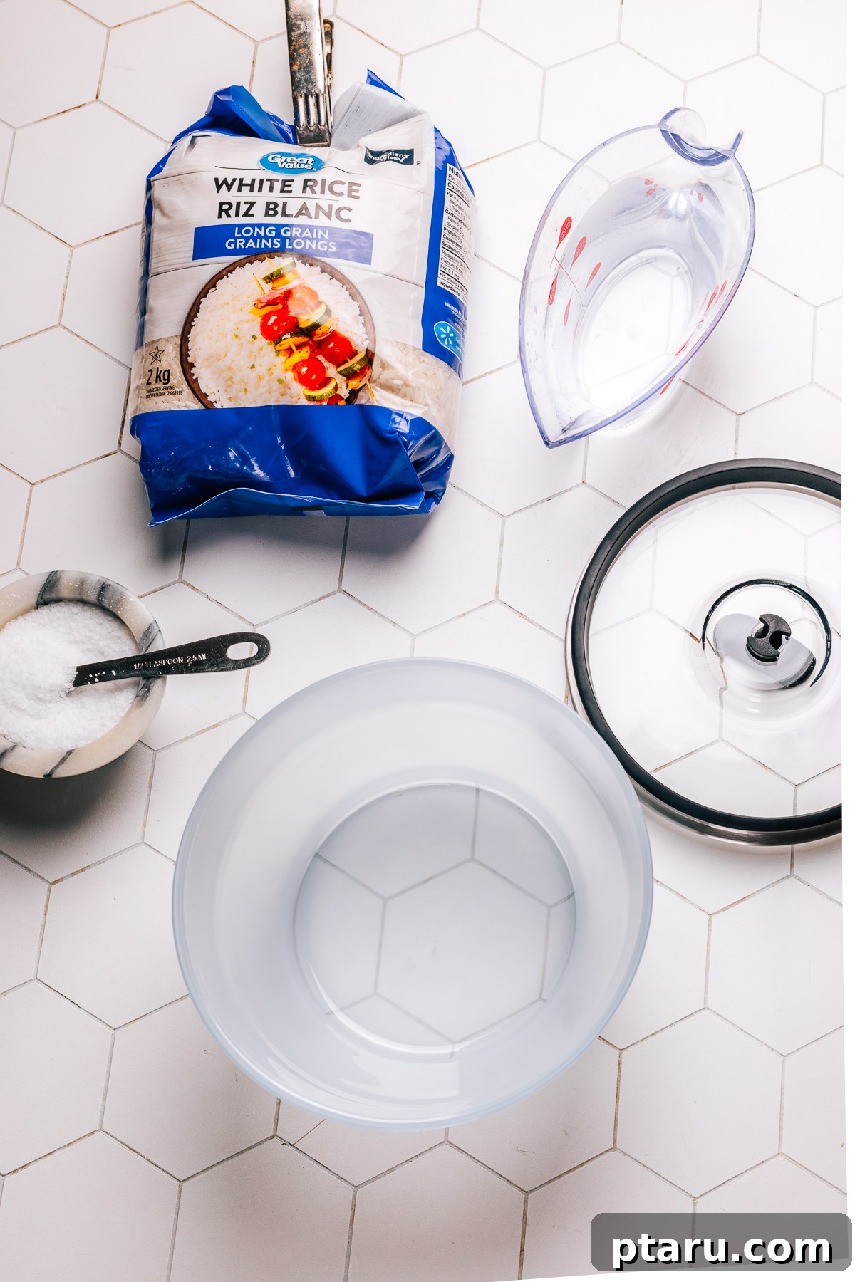 Easy Fluffy Microwave Rice 3 Microwave rice ingredients and tools.