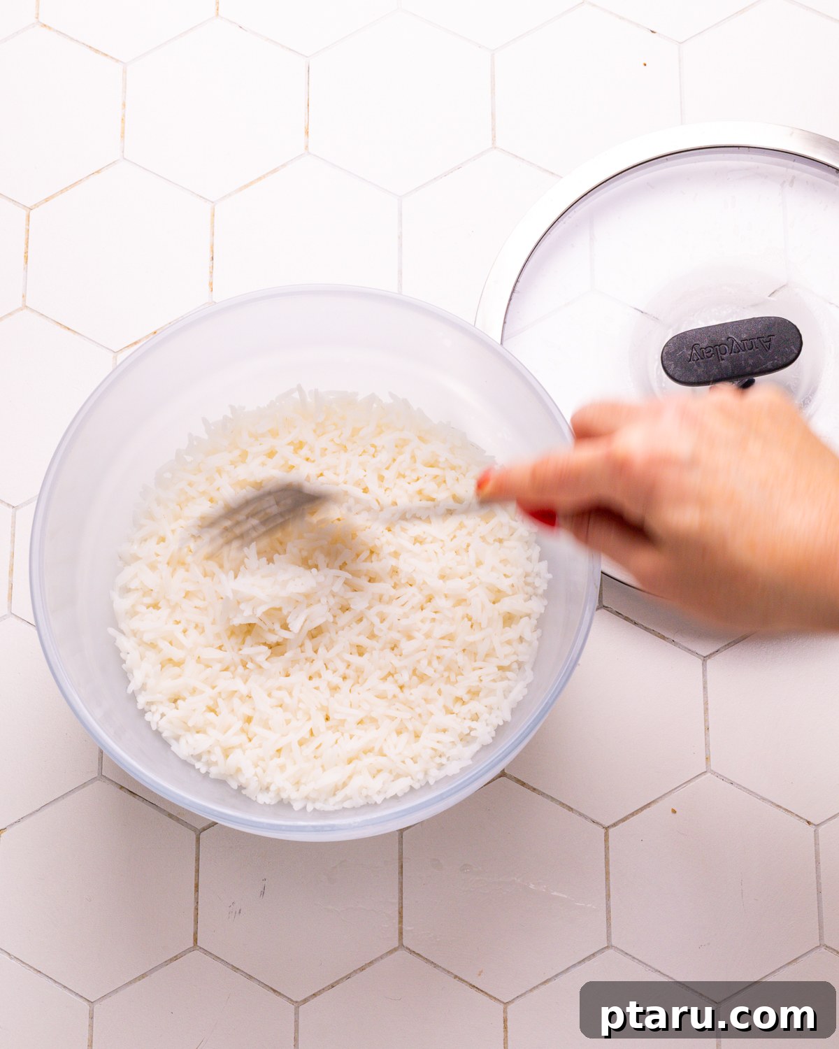 Easy Fluffy Microwave Rice 7 Step 3: Microwave cooking on high power.