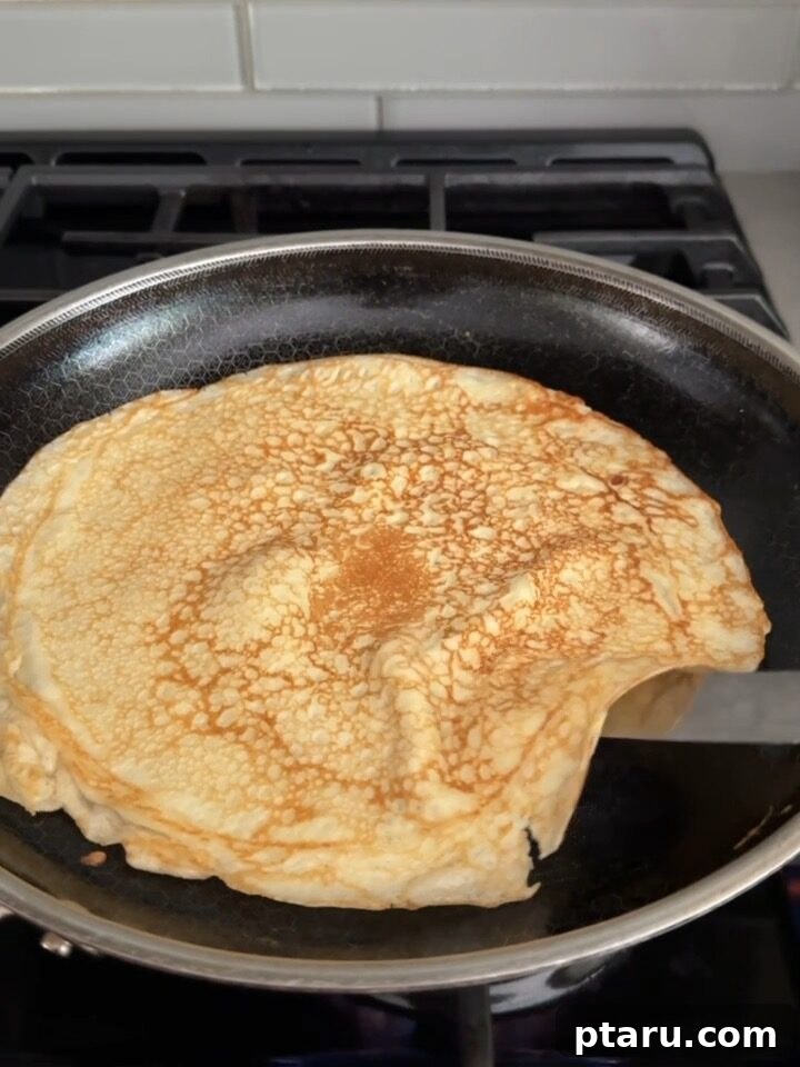 Classic French Crêpe Recipe: Thin Pancakes for Sweet & Savory Filling 3 img 55839 2