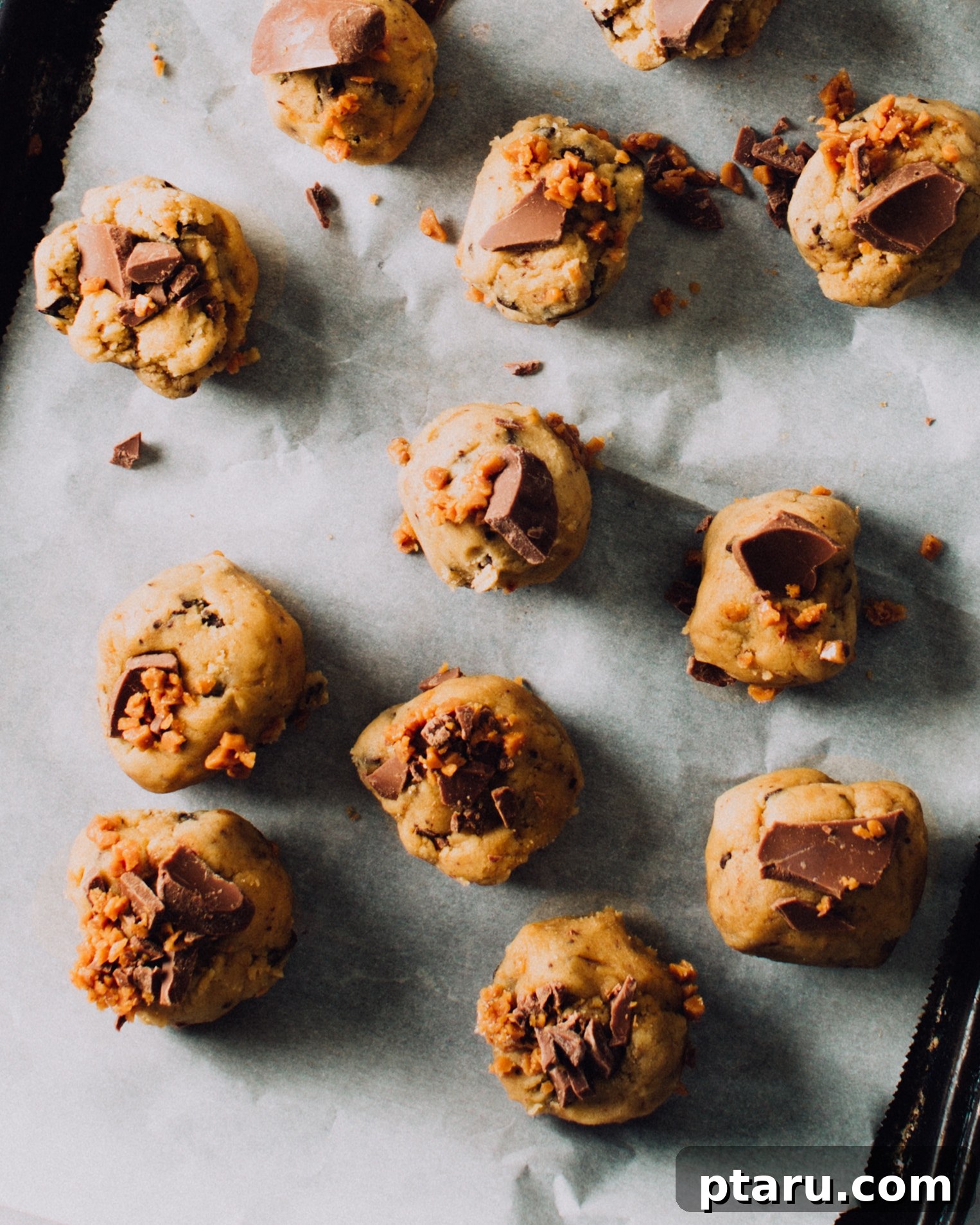 Toffee and Milk Chocolate Chip Cookies Recipe 4 img 7484 3