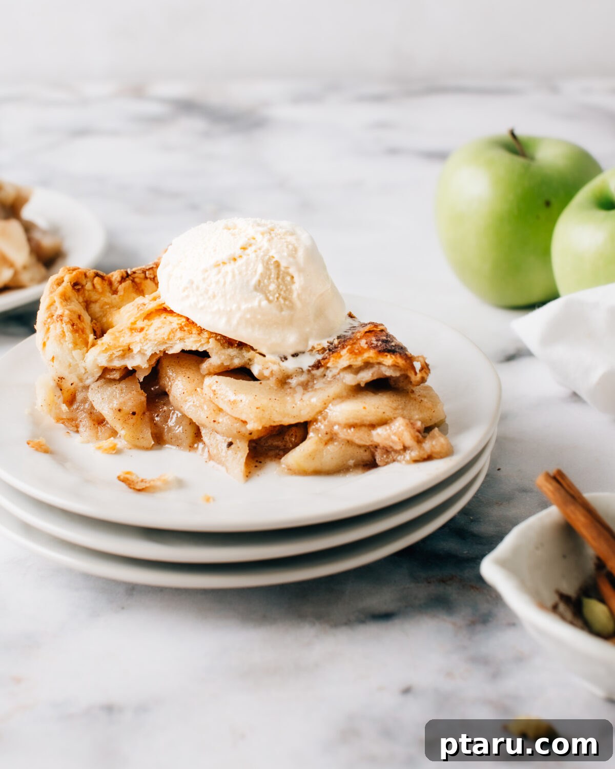 45 Thanksgiving Recipes: Appetizers, Mains & Leftovers 31 Chai Apple Pie.